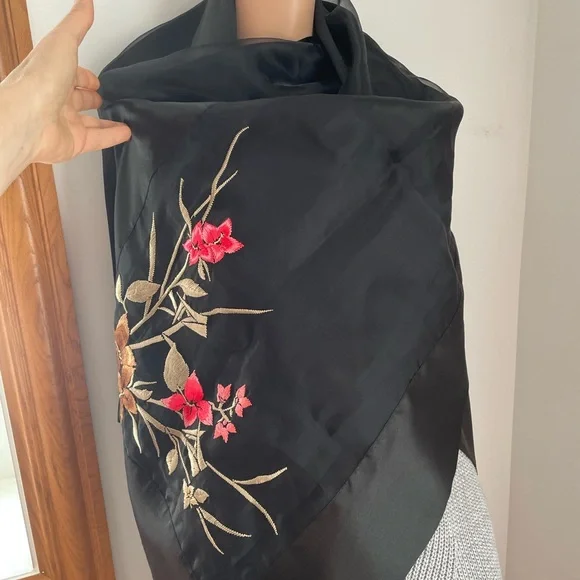 Embroidered black scarf shawl event wrap - Picture 3 of 8